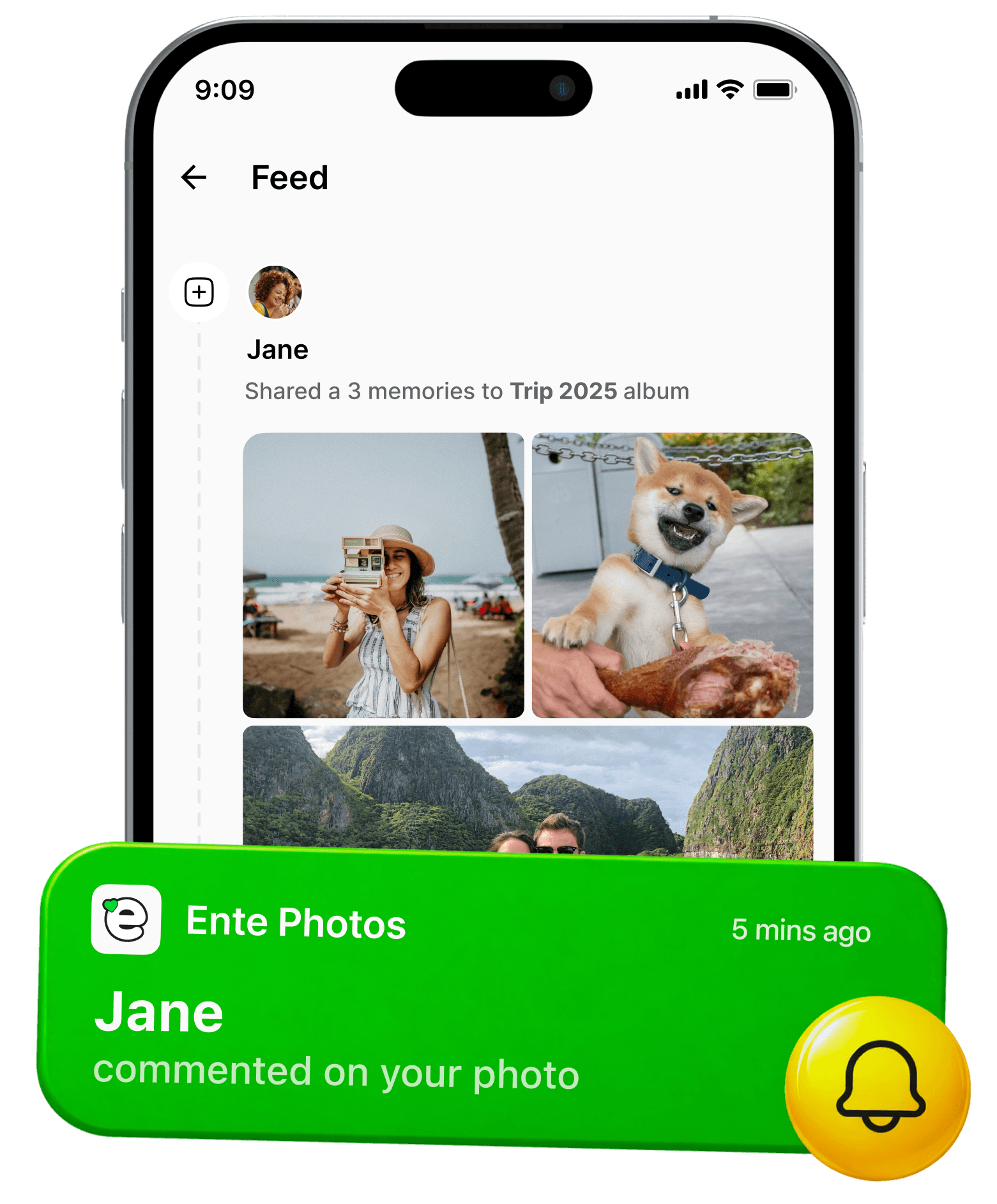 Illustration of the new Feed in Ente Photos